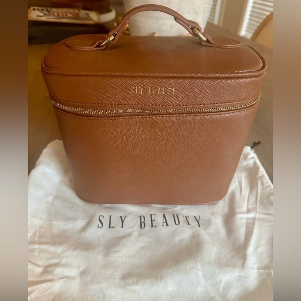 Sly Beauty Everneed Cosmetic Bag in Saddle - NEW